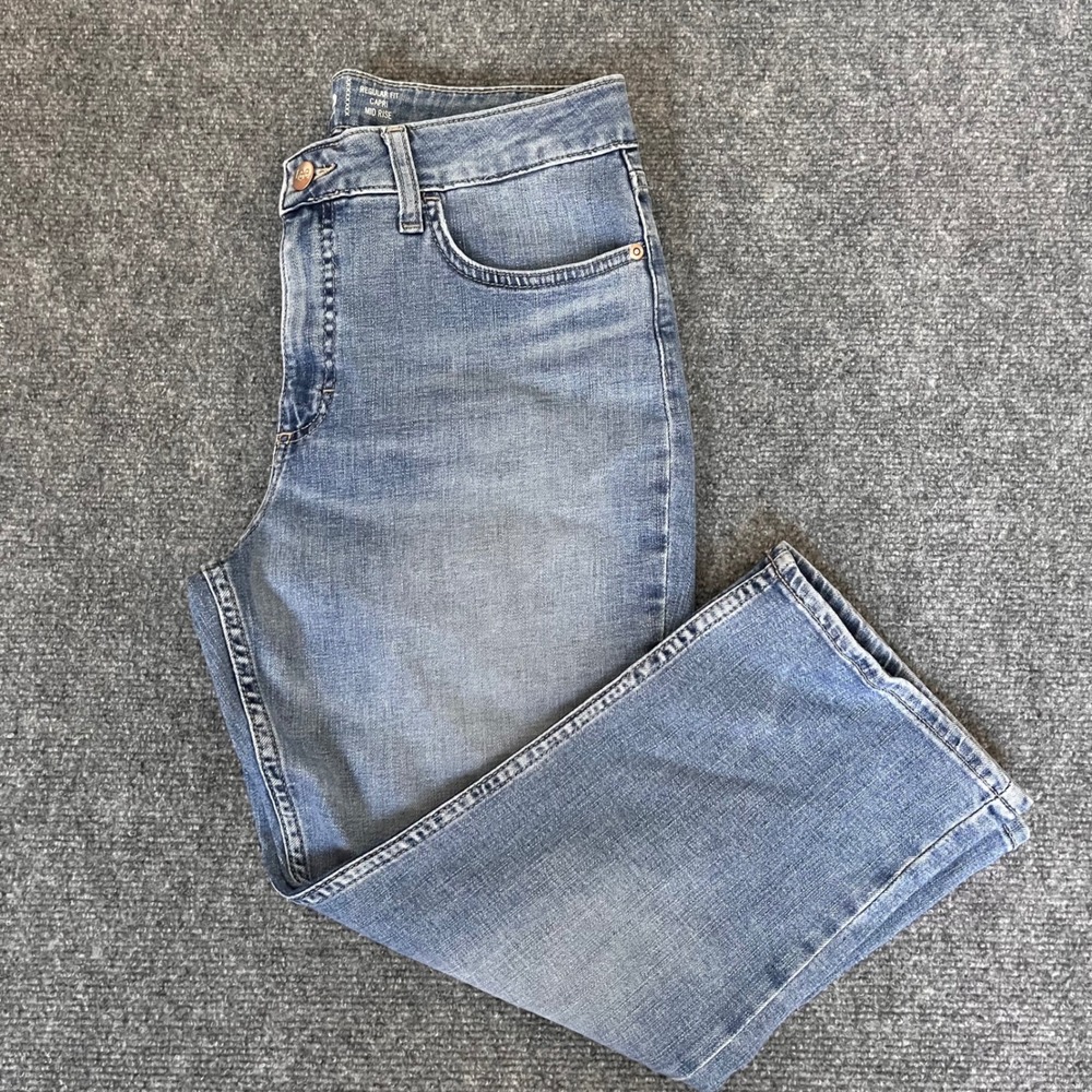 Lee Women's Regular Fit Capri Jeans Mid Rise Medium Wash Blue Size 10M